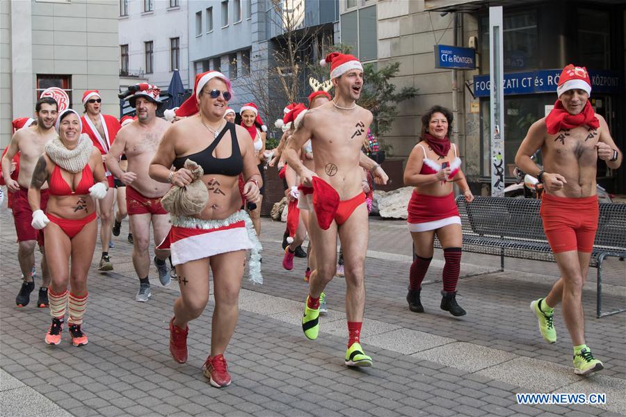 HUNGARY-BUDAPEST-SANTA SPEEDO RUN