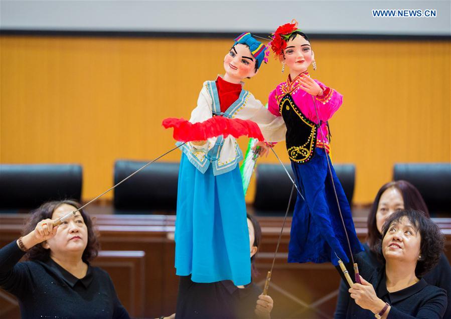 #CHINA-HOHHOT-PUPPET SHOW-CAMPUS (CN)