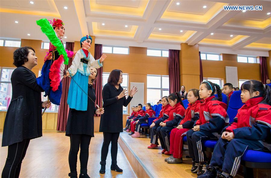 #CHINA-HOHHOT-PUPPET SHOW-CAMPUS (CN)