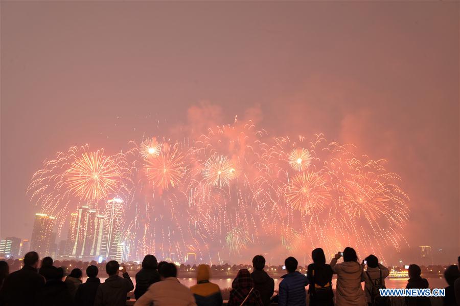 CHINA-CHANGSHA-FIREWORKS-NEW YEAR(CN)