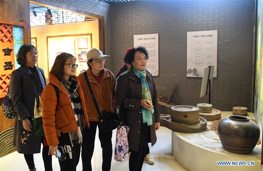 CHINA-GUANGXI-NANNING-FOLK CUSTOM (CN)