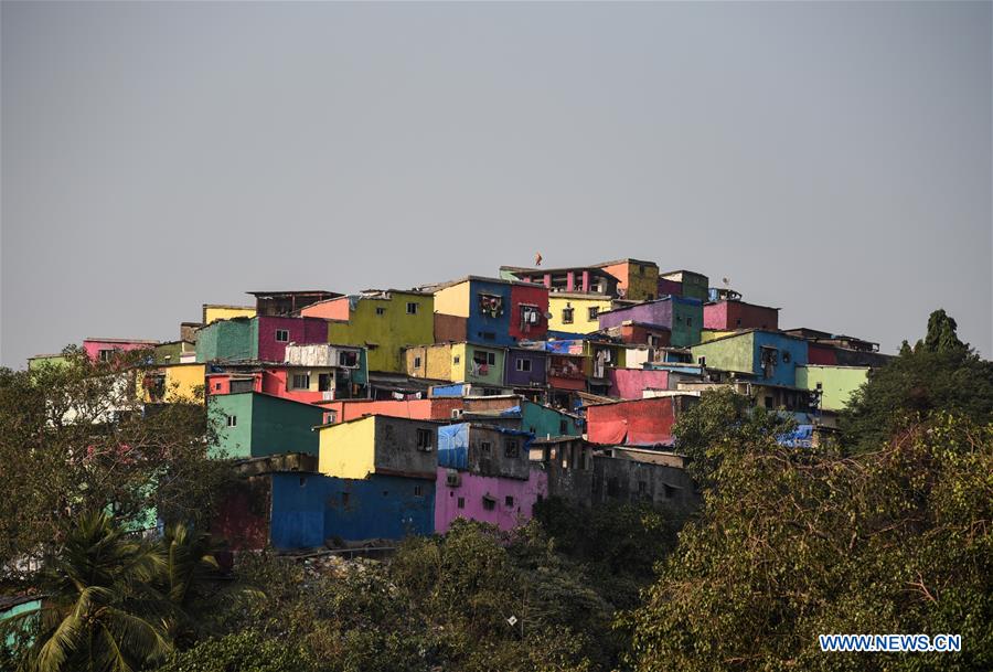 INDIA-MUMBAI-SLUMS-MAKEOVER