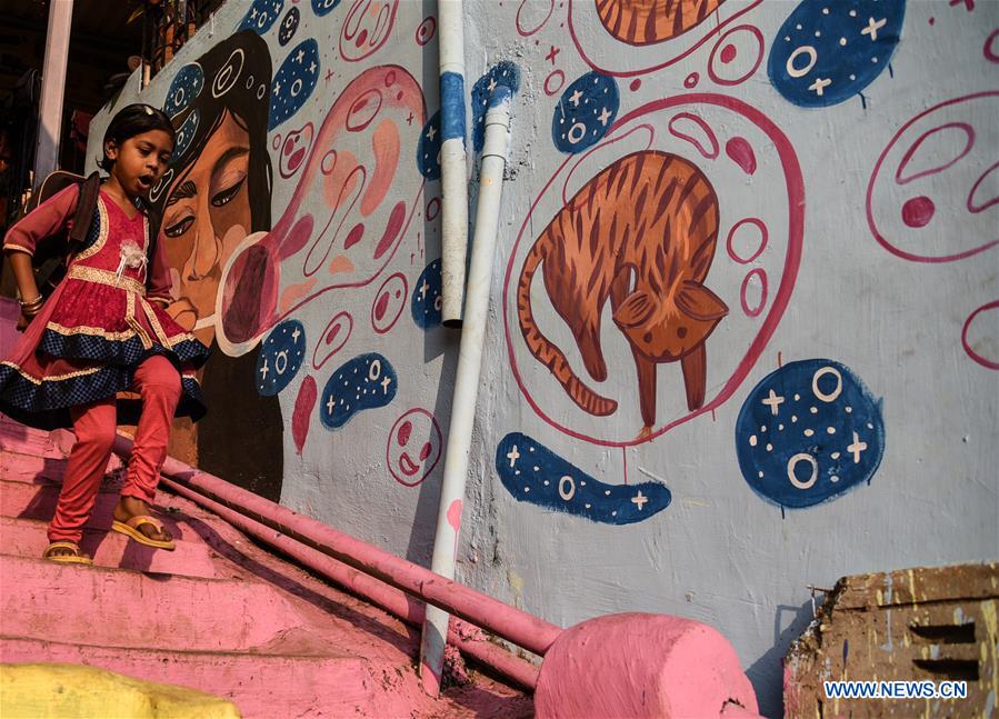 INDIA-MUMBAI-SLUMS-MAKEOVER