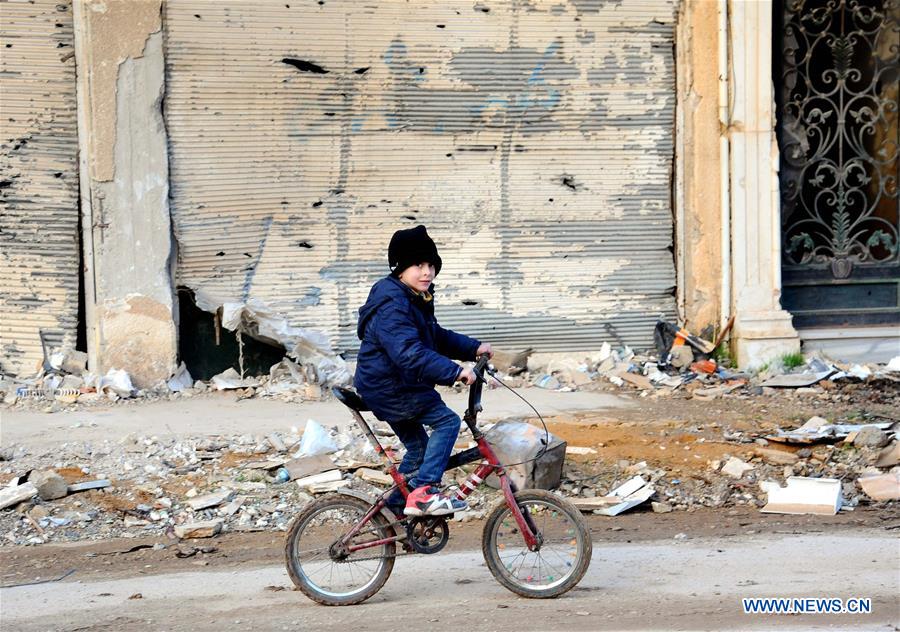 SYRIA-ZABADANI-WAR-RAVAGED CITY-FAMILIES-RETURNING