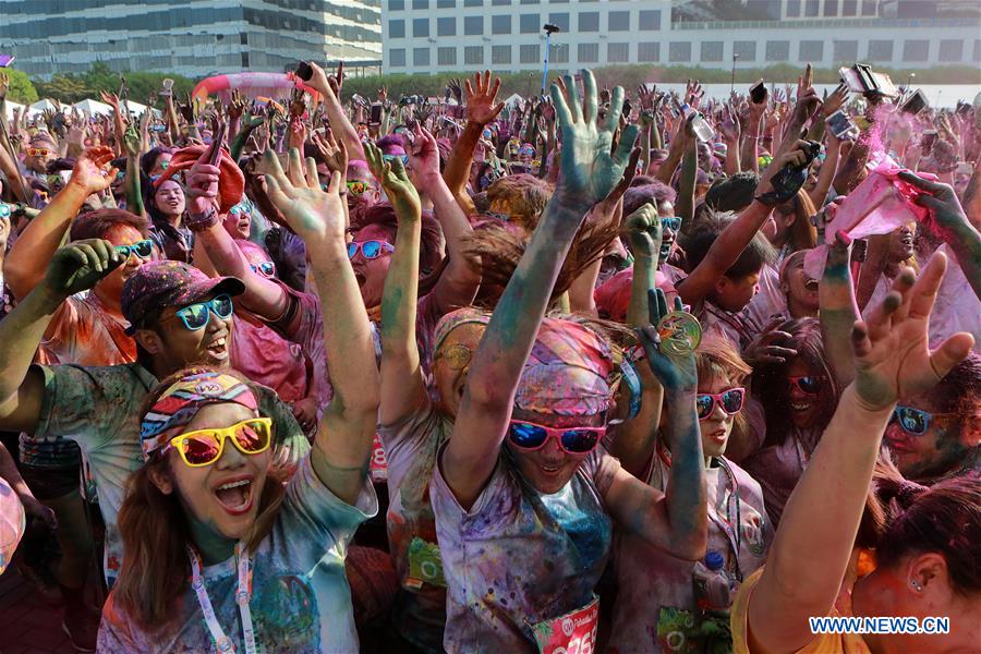 PHILIPPINES-PASAY CITY-2018 COLOR MANILA RUN