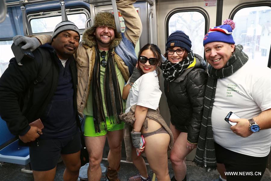 U.S.-CHICAGO-NO PANTS SUBWAY RIDE