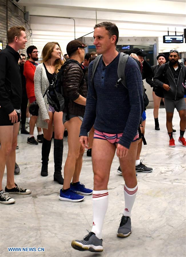 U.S.-SAN FRANCISCO-NO PANTS SUBWAY RIDE