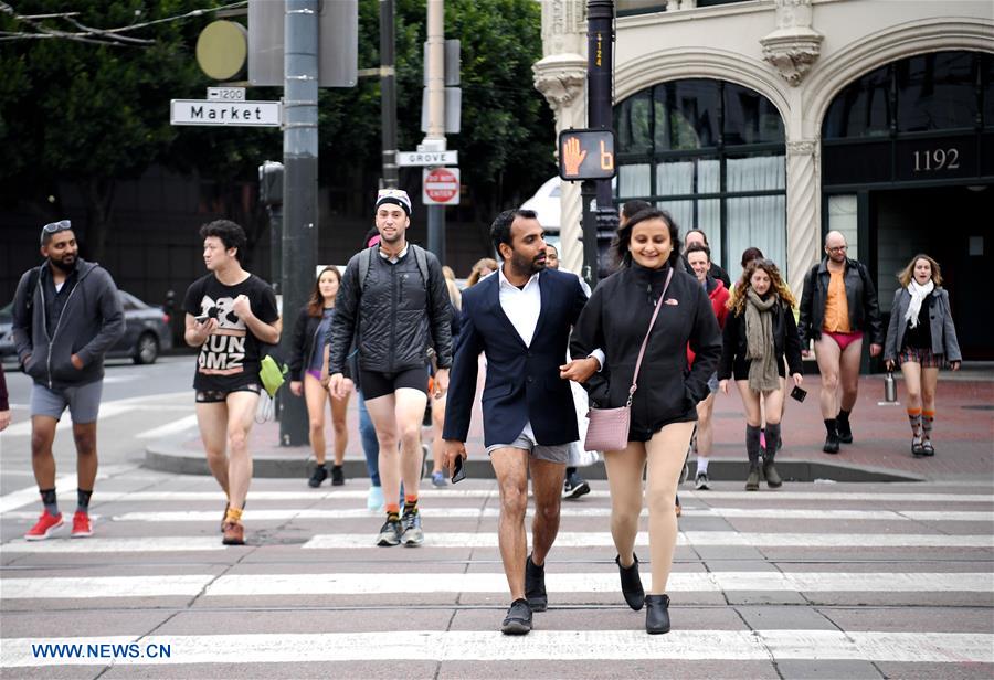 U.S.-SAN FRANCISCO-NO PANTS SUBWAY RIDE