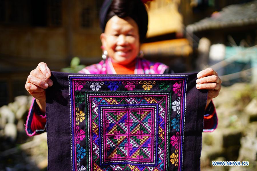 #CHINA-GUANGXI-YAO ETHNIC GROUP-CLOTHES (CN)