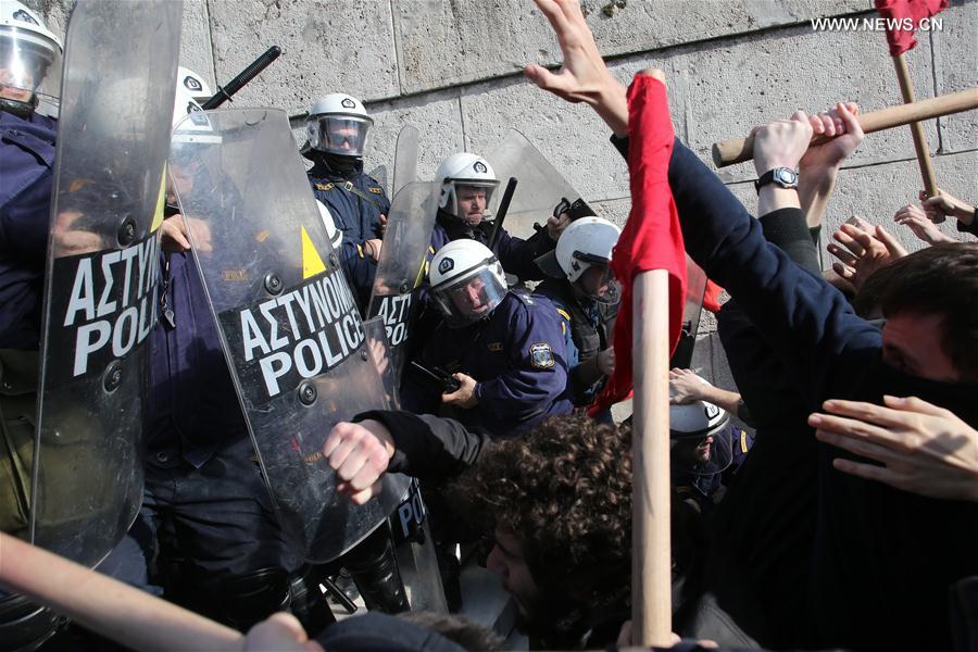 GREECE-ATHENS-LABOR UNIONS-PROTEST-AUSTERITY BILL