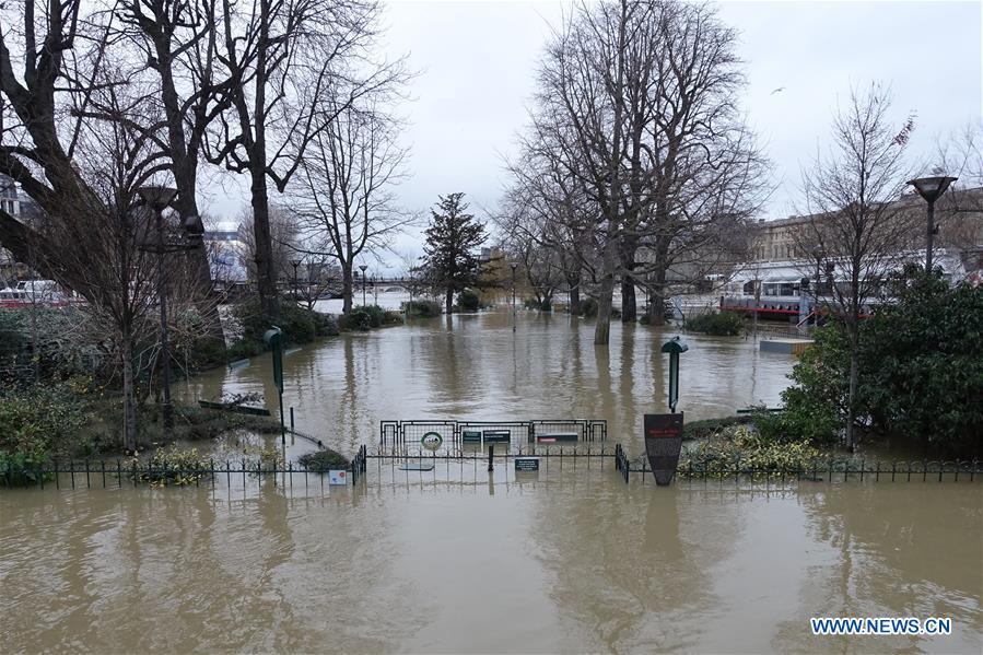 FRANCE-PARIS-FLOODS RISK-ORANGE ALERT