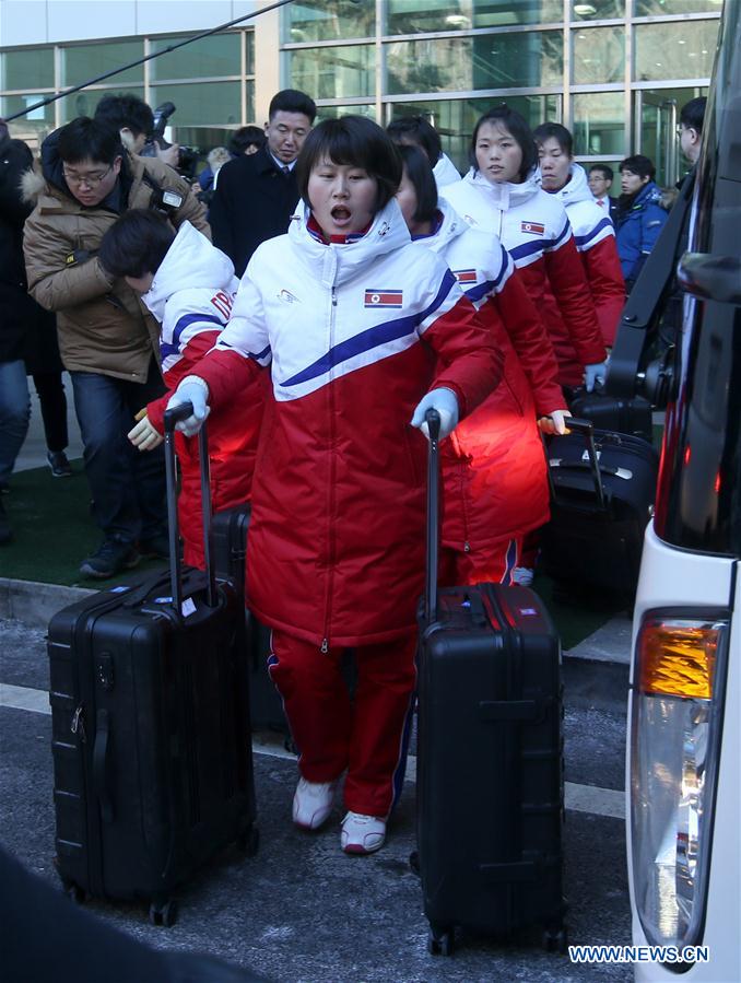 (SP)SOUTH KOREA-DPRK-WOMEN'S ICE HOCKEY TEAM-ARRIVAL 