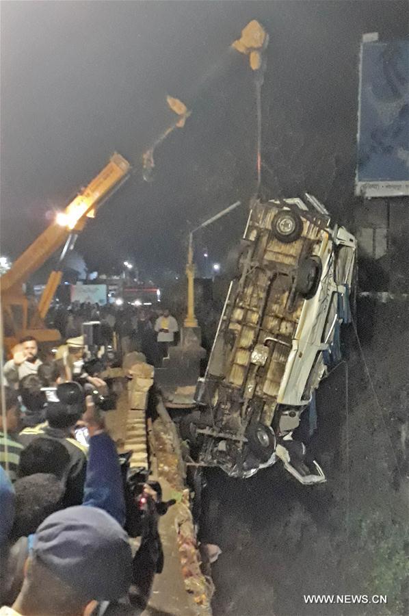 INDIA-KOLHAPUR-BUS ACCIDENT