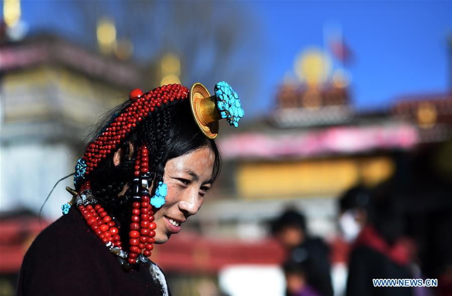 Pilgrims pray for harvests, prosperity ahead of Tibetan New Year in Lhasa