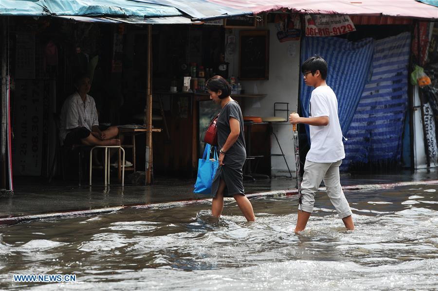 THAILAND-BANGKOK-TRAFFIC-RAIN-FLOOD