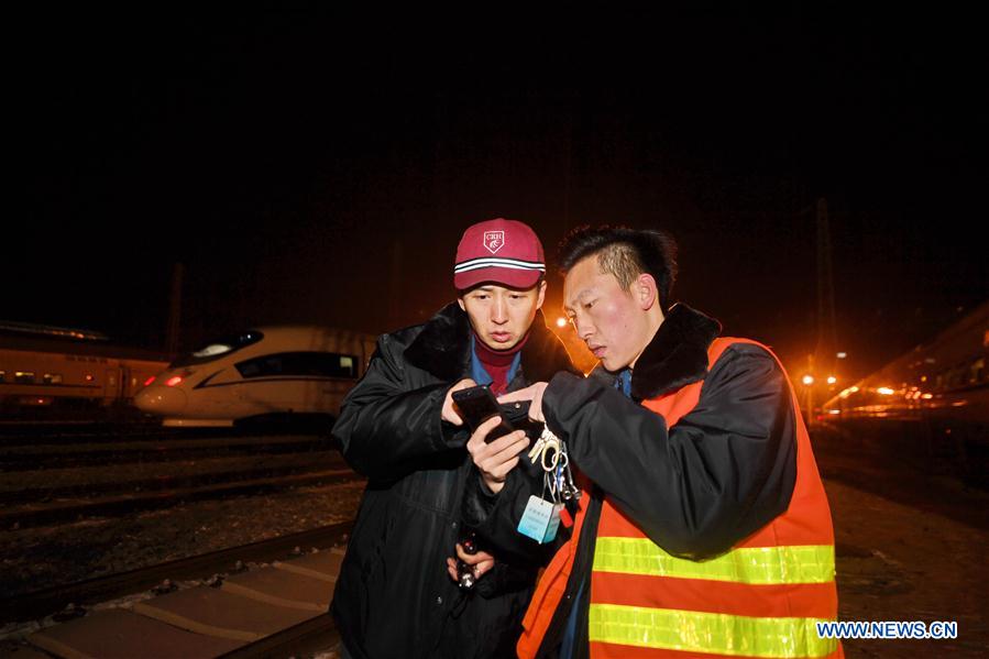CHINA-CHANGCHUN-HIGH-SPEED TRAIN-MECHANIST (CN)