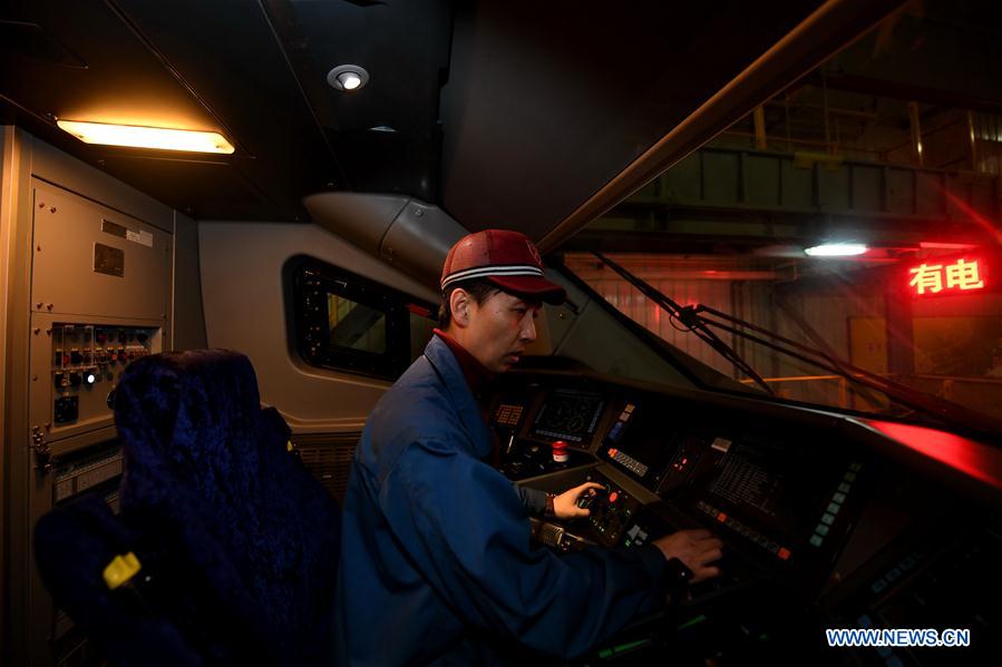 CHINA-CHANGCHUN-HIGH-SPEED TRAIN-MECHANIST (CN)