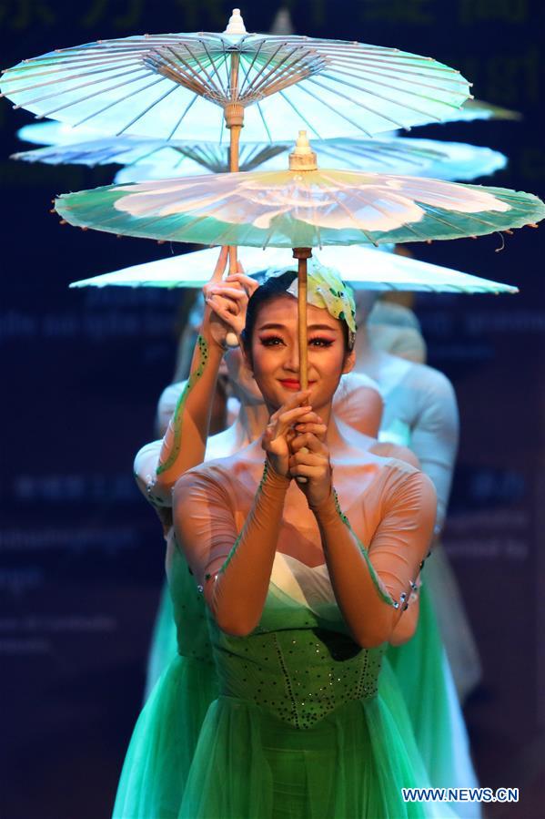 CAMBODIA-PHNOM PENH-PERFORMANCE-CHINA-SPRING FESTIVAL-DIPLOMATIC TIES-ANNIVERSARY