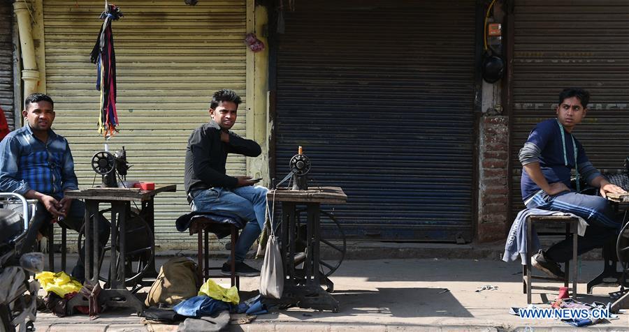 INDIA-NEW DELHI-SHOPS-CLOSED