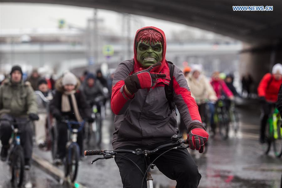 RUSSIA-MOSCOW-WINTER BIKE PARADE