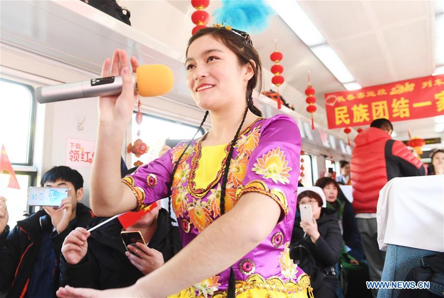 CHINA-CHANGCHUN-RAILWAY-SPRING FESTIVAL-CELEBRATION (CN)