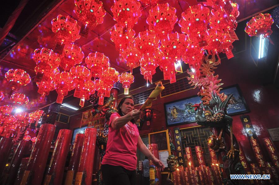 INDONESIA-JAKARTA-TEMPLE-CHINESE LUNAR NEW YEAR-INCENSE BURNING
