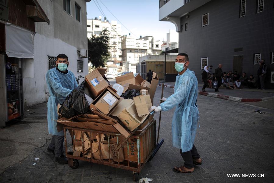 MIDEAST-GAZA CITY-HOSPITAL-CLEANING STAFF-STRIKE
