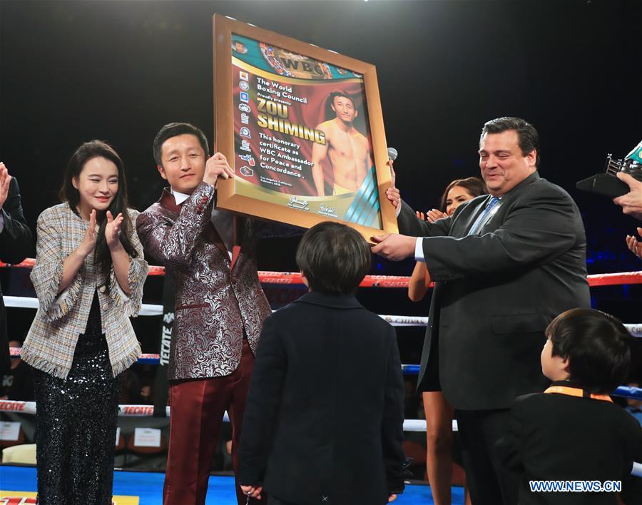 (SP)US-LOS ANGELES-BOXING-ZOU SHIMING
