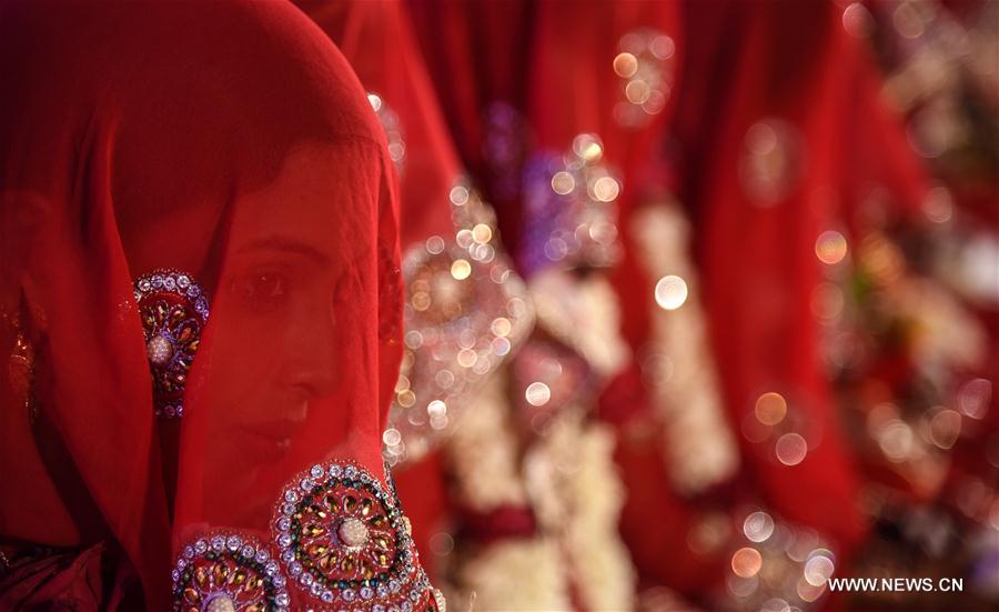 INDIA-MUMBAI-MASS WEDDING