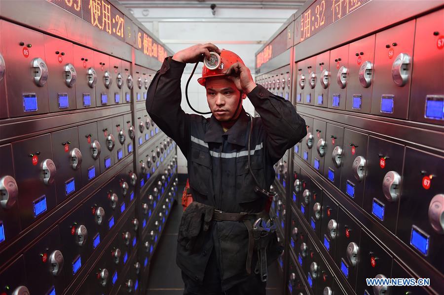 (TWO SESSIONS)CHINA-BEIJING-NPC-TOP LEGISLATURE-DEPUTIES-LINEUP (CN)