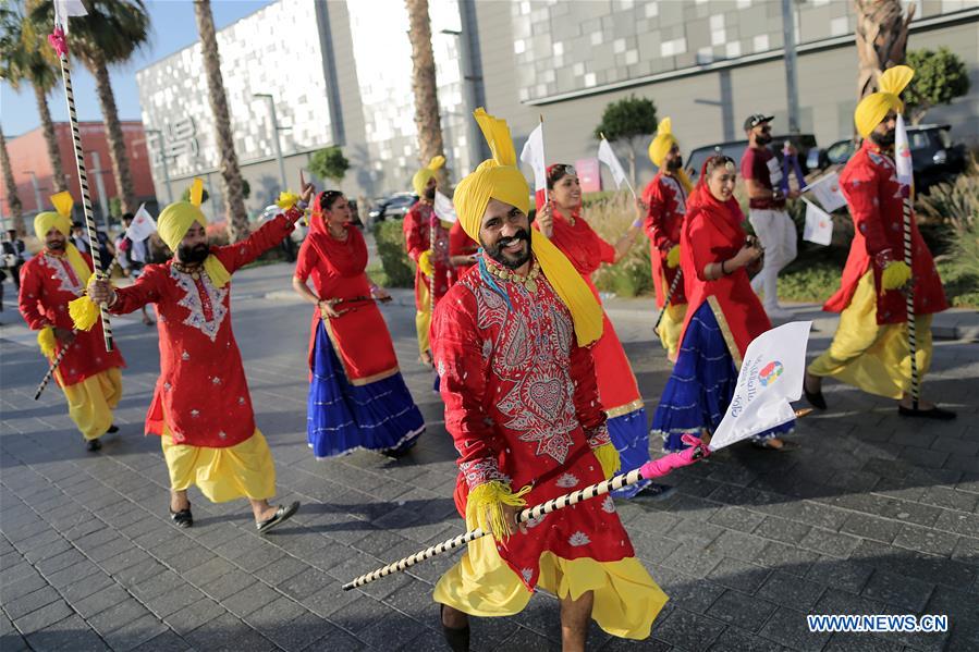 UAE-DUBAI-PARADE-HAPPINESS DAY