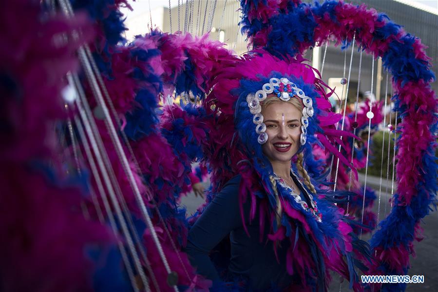 UAE-DUBAI-PARADE-HAPPINESS DAY