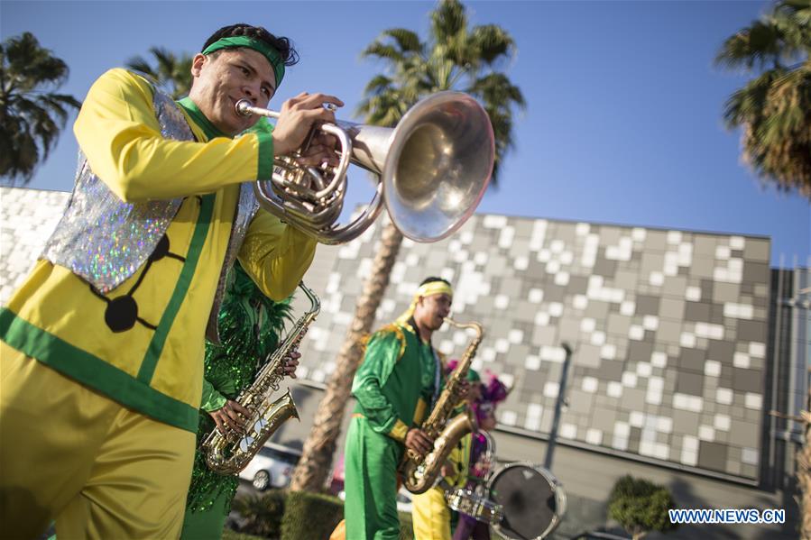 UAE-DUBAI-PARADE-HAPPINESS DAY