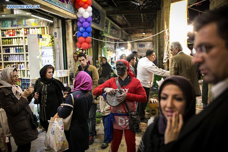 IRAN-TEHRAN-NEW YEAR SHOPPING