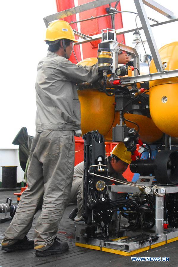 CHINA-UNMANNED SUBMERSIBLE-HAILONG 11000-SEA TEST (CN)