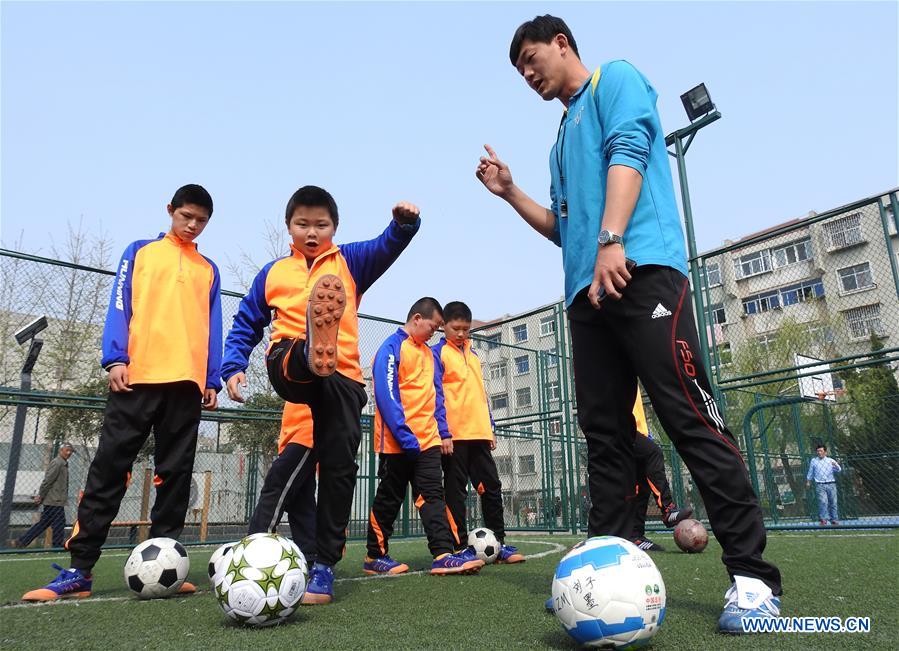 #CHINA-JIANGSU-AUTISTIC CHILDREN-FOOTBALL (CN)
