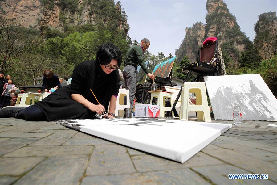 #CHINA-HUNAN-ZHANGJIAJIE GEOPARK-ITALIAN ARTISTS (CN*)