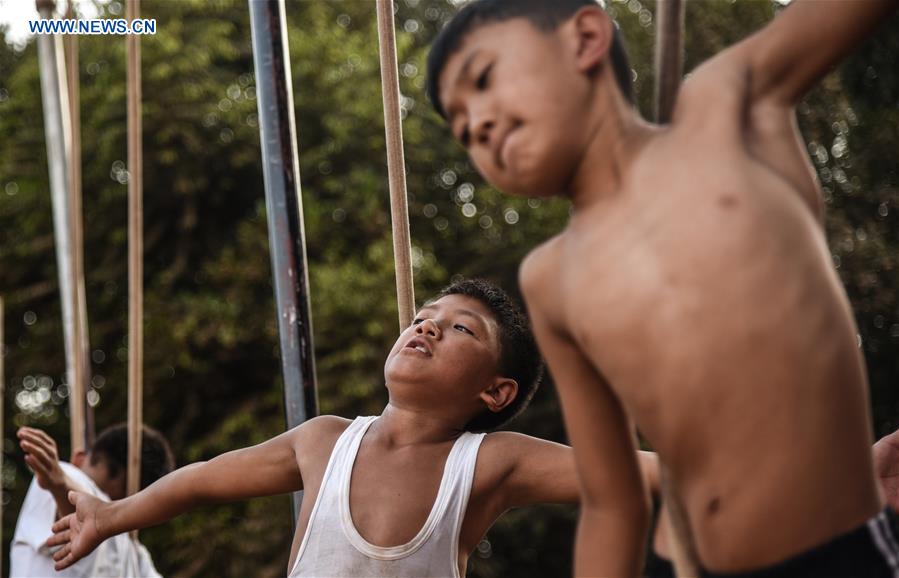 INDIA-MUMBAI-TRADITIONAL SPORT-SCHOOL STUDENTS