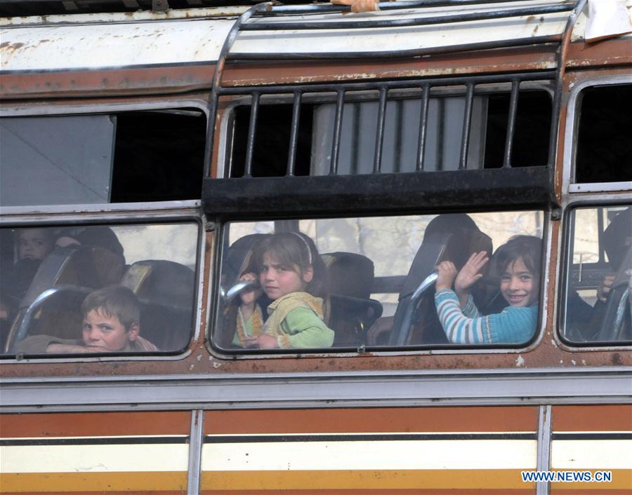 SYRIA-WAFIDEEN-REBELS-FAMILIES-EVACUATION