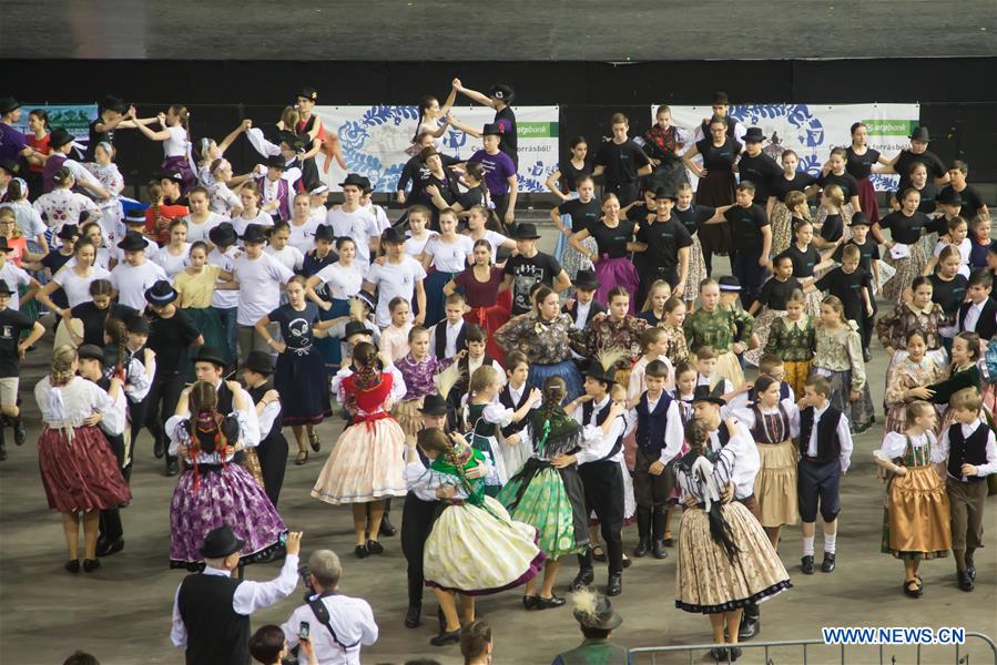 HUNGARY-BUDAPEST-FOLK DANCE