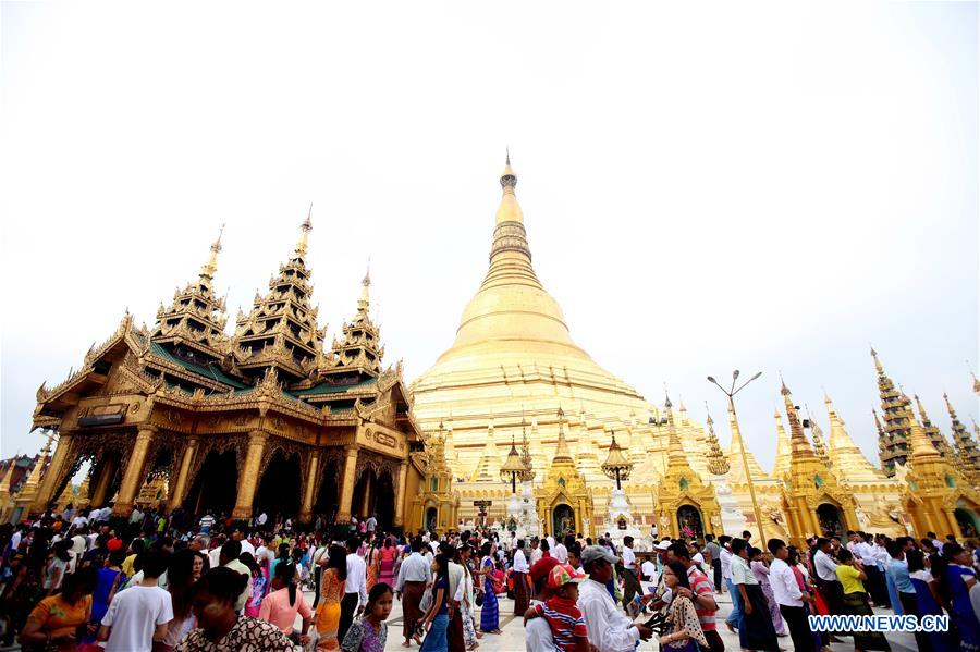 MYANMAR-YANGON-FIRST DAY OF NEW YEAR