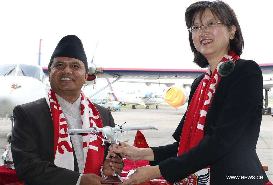 尼泊尔加德满都中国飞机手推车仪式