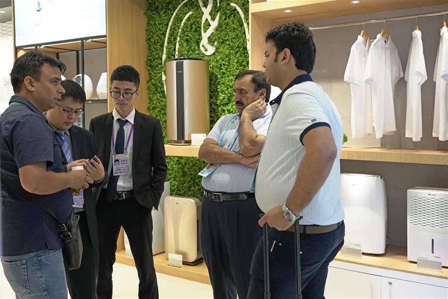 Xinhua Headlines: Expanding imports, the Chinese way to balanced global trade 