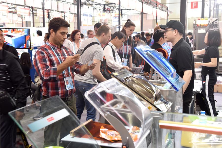 Xinhua Headlines: Expanding imports, the Chinese way to balanced global trade 