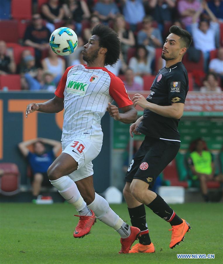 (SP)GERMANY-AUGSBURG-SOCCER-BUNDESLIGA-AUGSBURG VS MAINZ