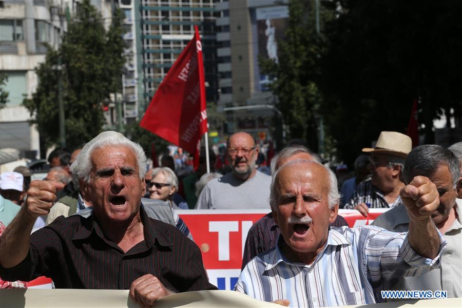 GREECE-ATHENS-BAILOUT CUTS-PROTEST