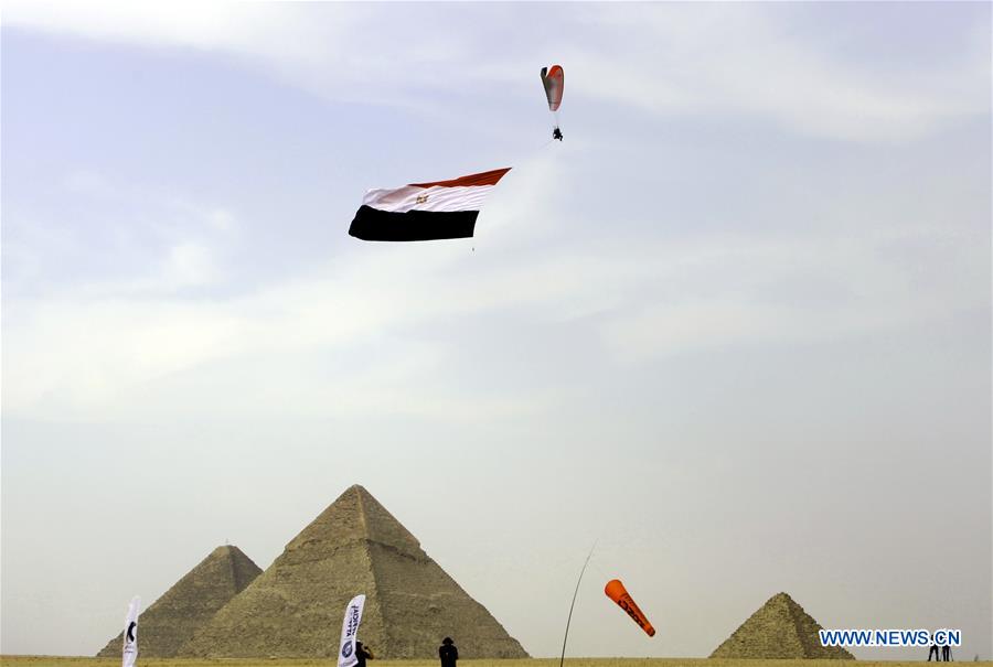EGYPT-CAIRO-GREAT PYRAMIDS-AIR SPORTS FESTIVAL