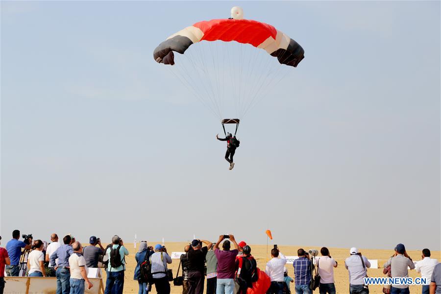EGYPT-CAIRO-GREAT PYRAMIDS-AIR SPORTS FESTIVAL