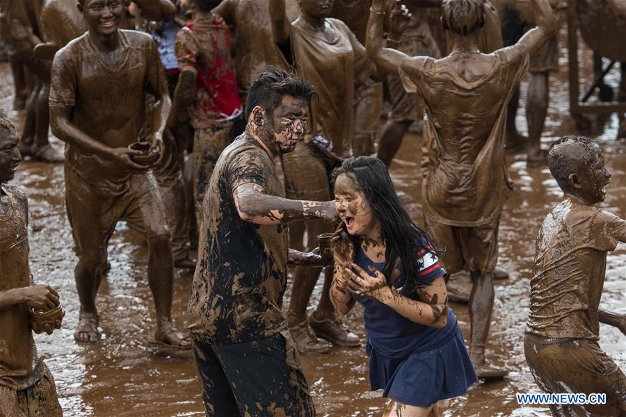 CHINA-YUNNAN-WA ETHNIC GROUP-CARNIVAL (CN)