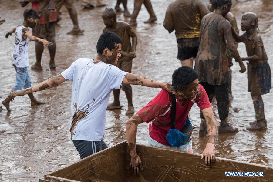 CHINA-YUNNAN-WA ETHNIC GROUP-CARNIVAL (CN)
